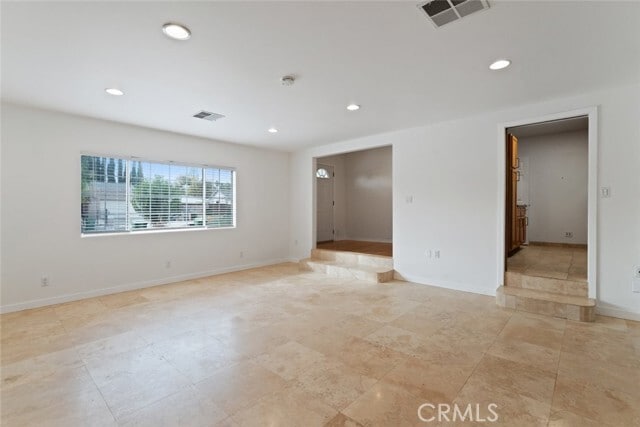 Building Photo - 8440 Oakdale Ave
