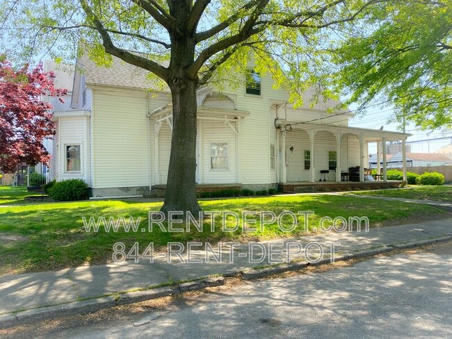 Building Photo - 2128 W Illinois St