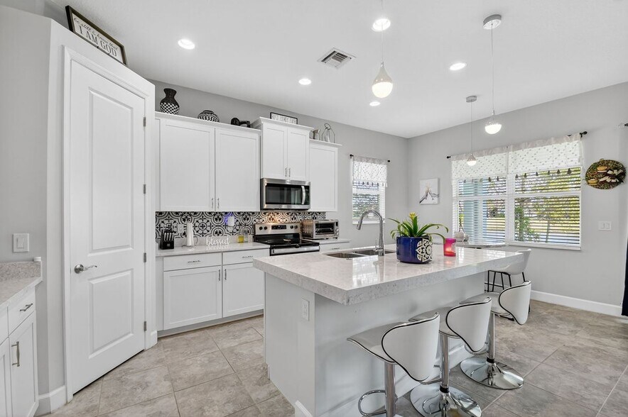 Building Photo - 4560 Ambersweet Wy