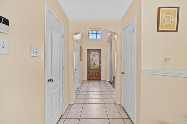 Building Photo - 11130 Camino Oaks Dr