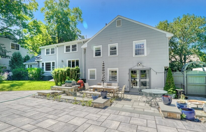 Building Photo - 65 Sherburne Rd S