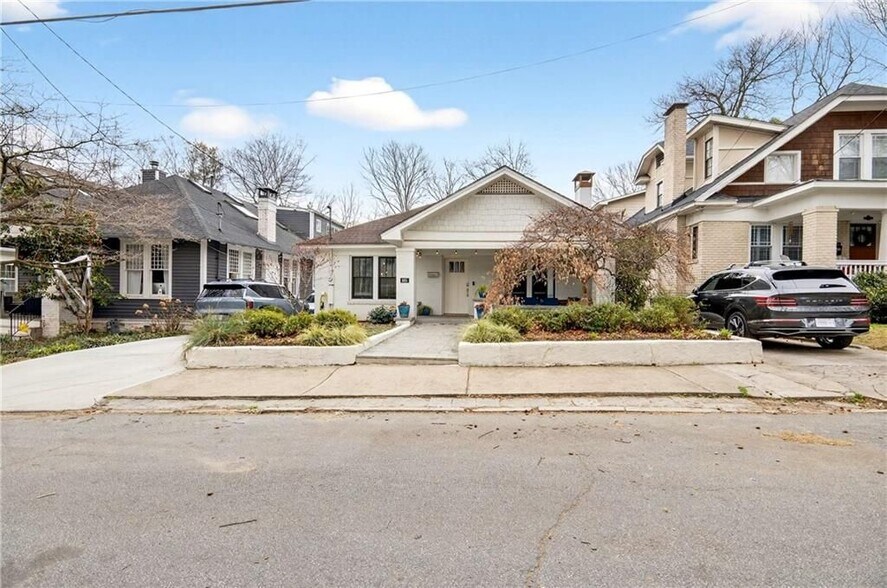 Building Photo - 865 Monroe Cir NE