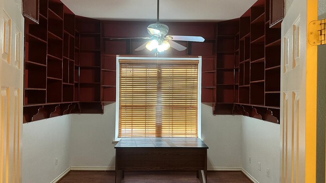 Building Photo - 5713 Allen Ln