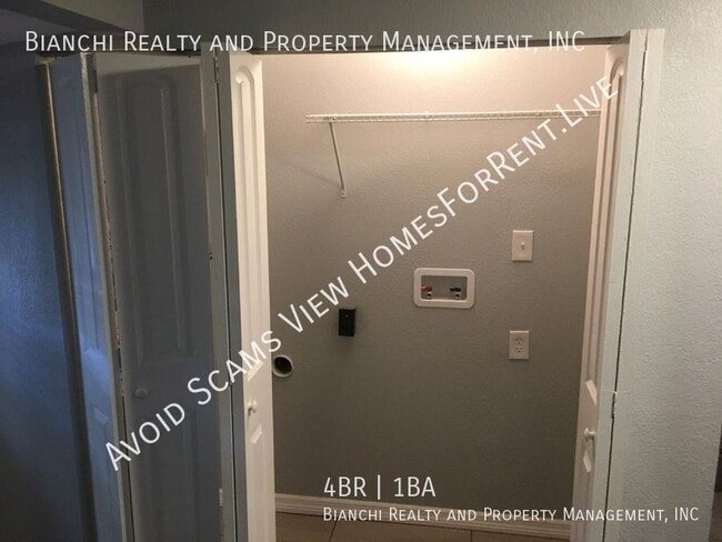 Building Photo - 3450 17th Ave S