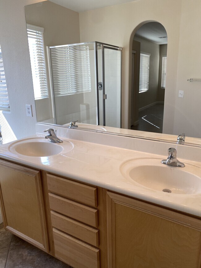 Building Photo - 5090 Silent Valley Ct