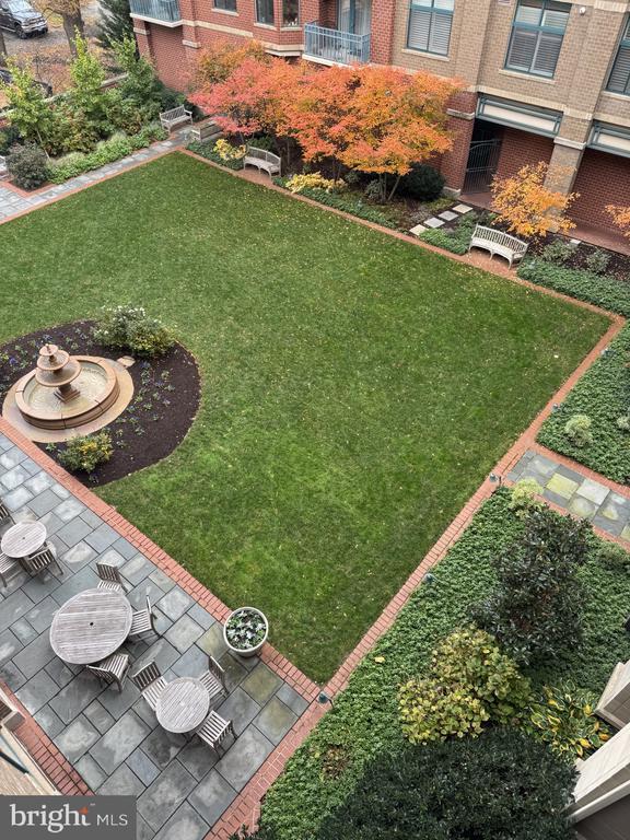 Building Photo - 502 W Broad St