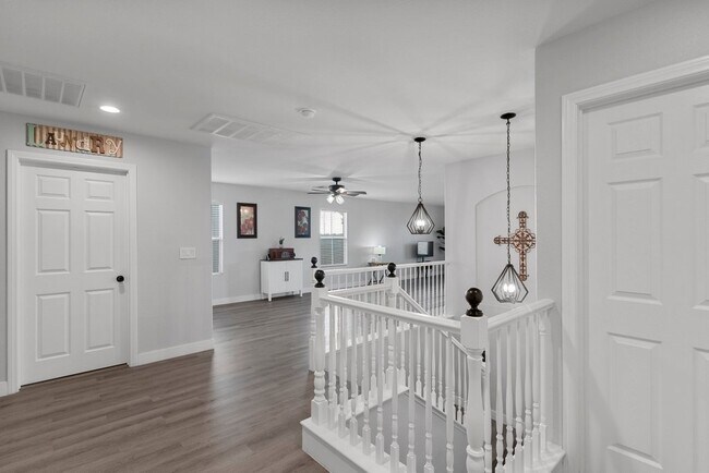 Building Photo - 6924 Ghost Ranch Ave