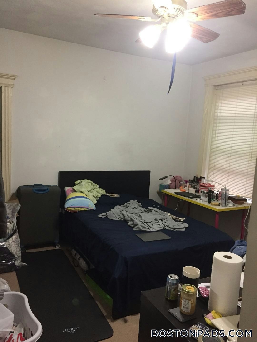 Building Photo - 463 Park Dr