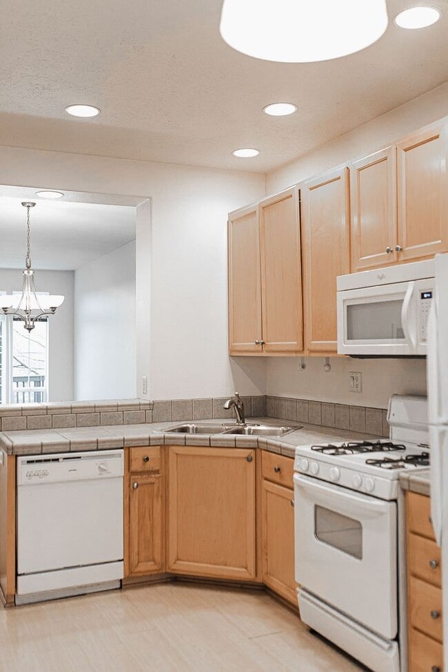 Building Photo - 15467 Brianne Ct