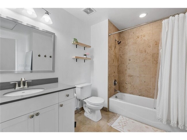 Building Photo - 748 N 3rd St