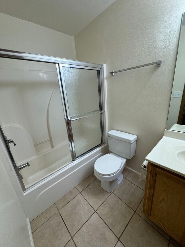 Building Photo - 1412-1414 Greensboro Dr.