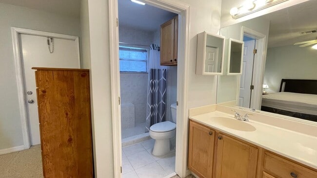 Building Photo - 829 Timberview Dr