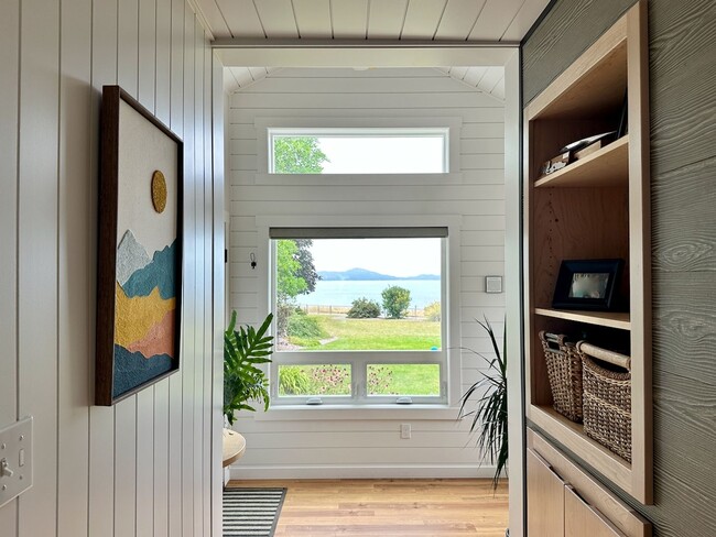 Building Photo - Fully Furnished House with lake views and ...