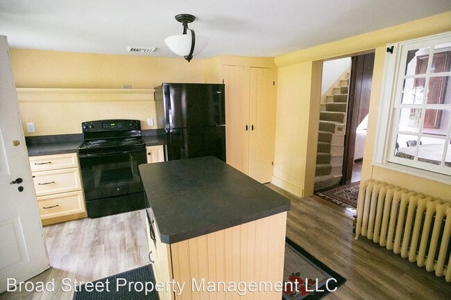 Building Photo - 3 br, 2 bath House - 66 E Main Street