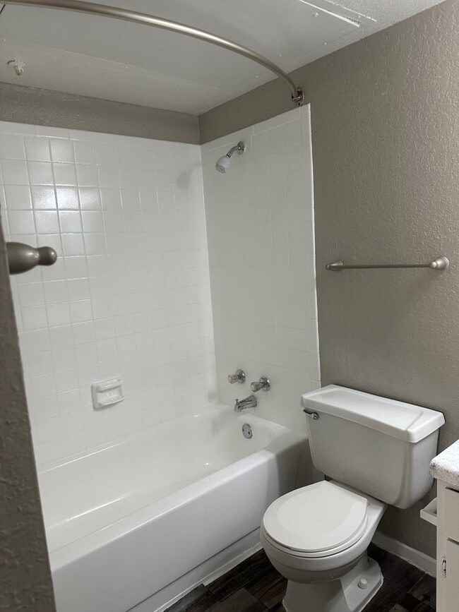 Building Photo - Spacious Two Bedroom Townhome with Private Patio!