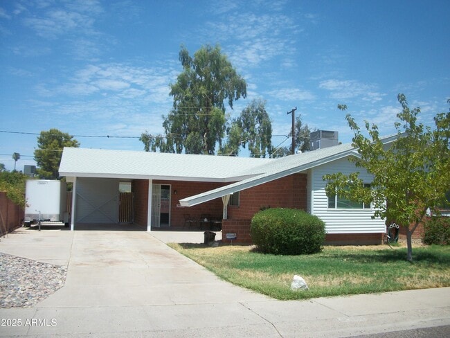 Primary Photo - 3938 W Marlette Ave