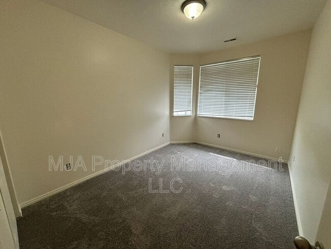 Building Photo - 212 Caleb Dr