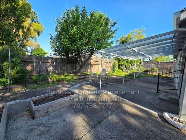 Building Photo - Charming updated 3-Bedroom, 2 bathroom Home with Expansive Outdoor Living in Rohnert Park