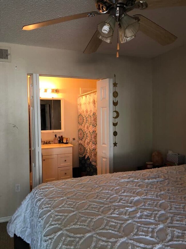Building Photo - 12560 Equestrian Cir