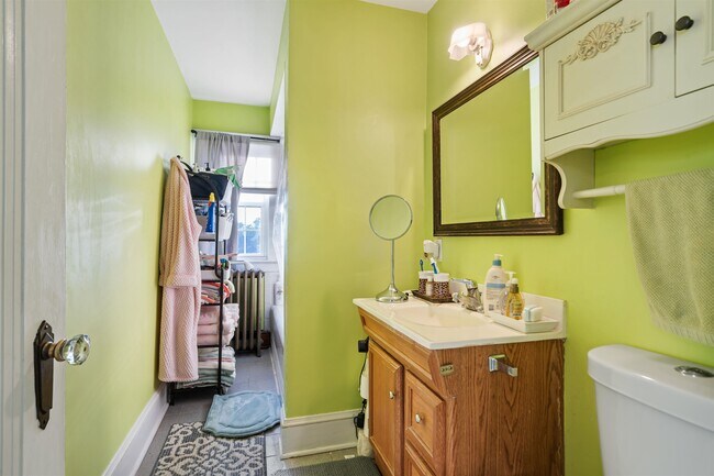 Building Photo - 1041 Stonewall Ln