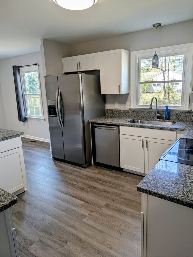 Building Photo - POCAHONTAS VILLAGE