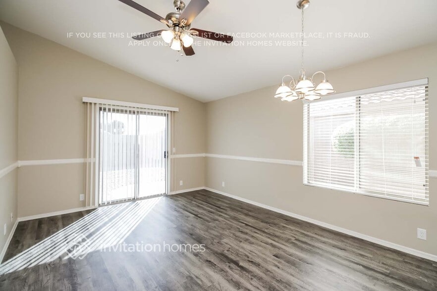 Building Photo - 15725 W Smokey Dr