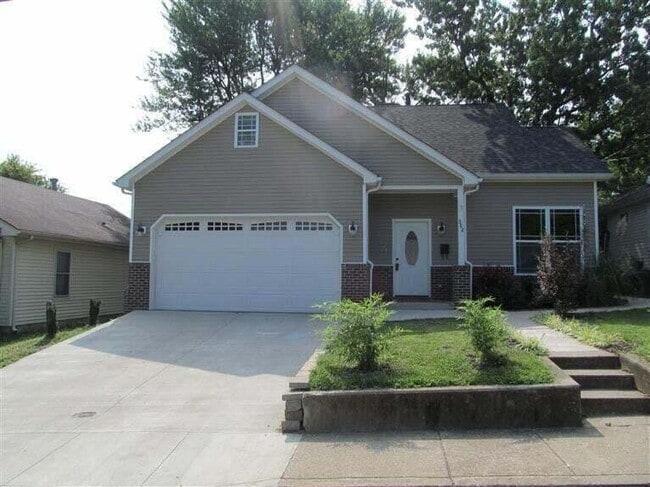 Building Photo - 382 Preston Ave