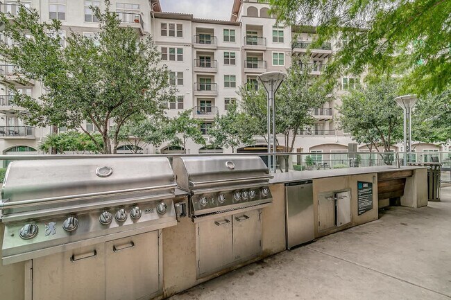 Building Photo - 101 Bowen St