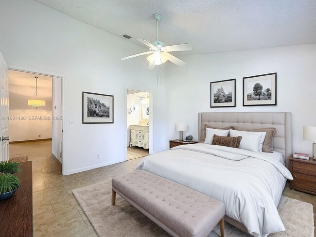 Building Photo - 20 Vía De Casas Sur