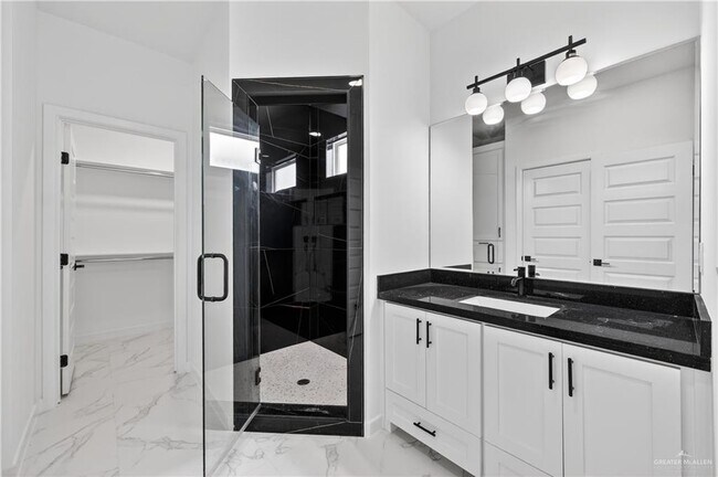 Building Photo - 15 N 39th St
