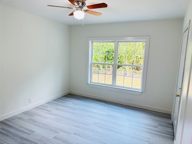 Building Photo - 1264 Cedar Haven Ave