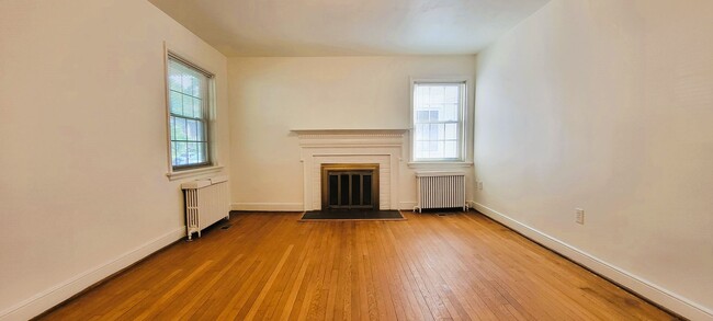 Building Photo - Remodeled brick bungalow with 1st floor li...