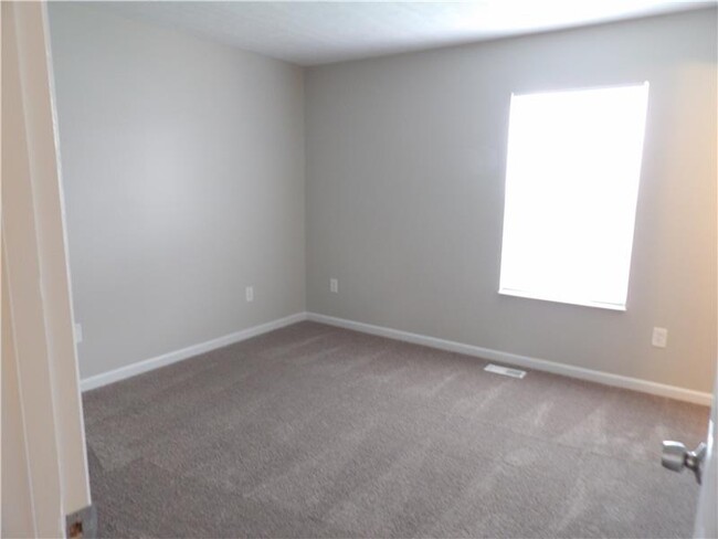 Building Photo - 62 Pine Top Dr