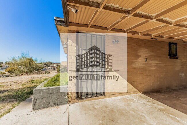 Building Photo - 1402 W Mercer Ln