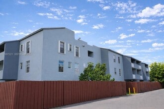 Building Photo - 1755 W 60th St