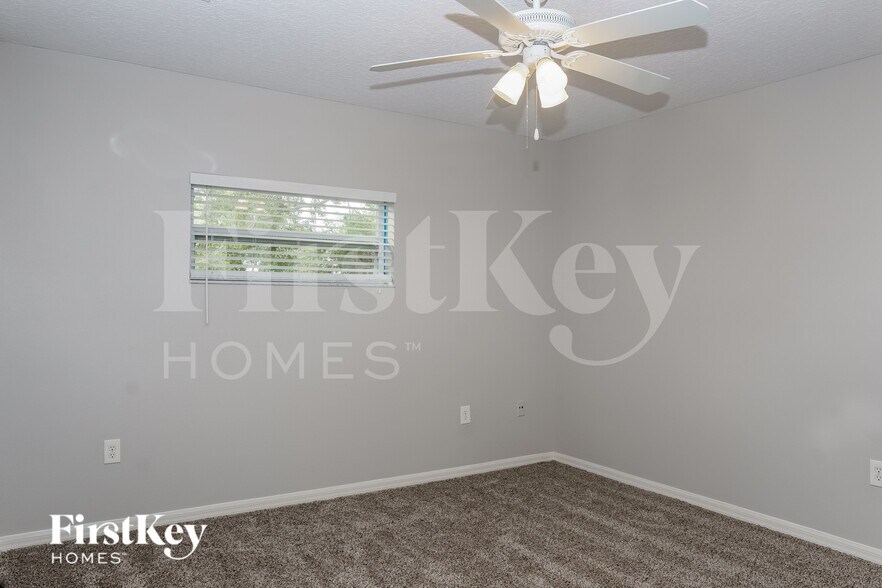 Building Photo - 1136 Delmar Terrace