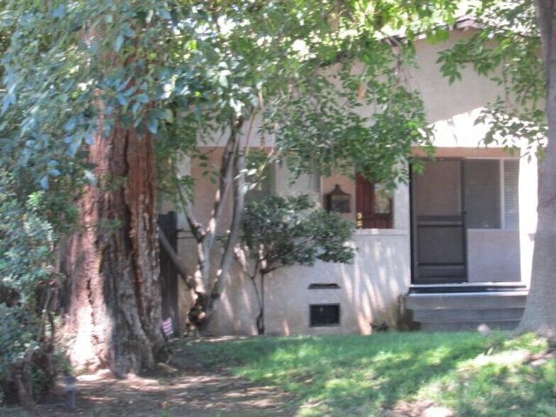 Building Photo - 5723 Stansbury Ave