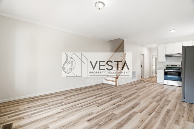 Building Photo - 5 Rolos Wy