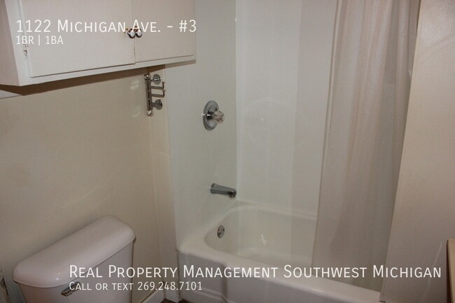 Building Photo - 1122 Michigan Ave