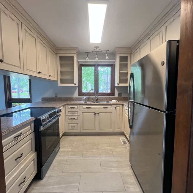 Building Photo - 137 Starboard Bay