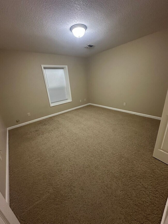 Building Photo - 2810 Jefferson St