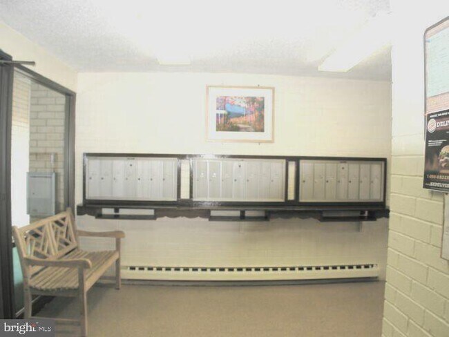 Building Photo - 15101 Glade Dr