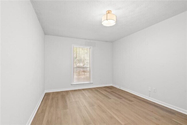 Building Photo - 3527 Essex Ave
