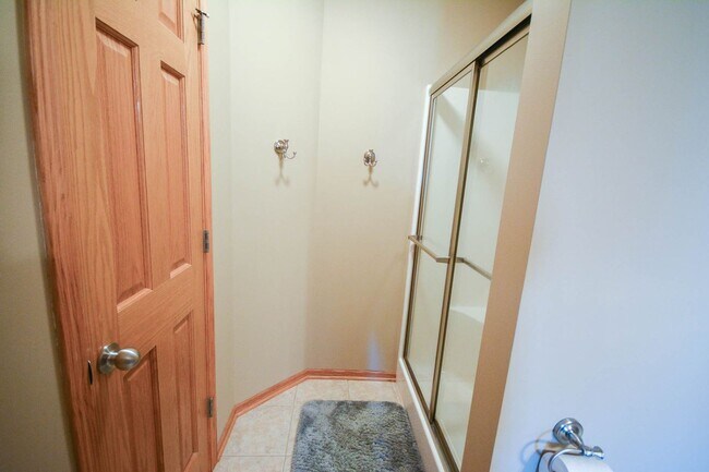 Building Photo - Incredible home in desirable Hart Farms location!