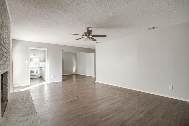 Building Photo - 4409 Altamesa Blvd