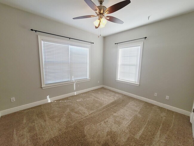 Building Photo - 2508 Goldenrod Wy