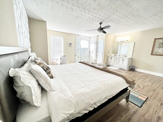 Building Photo - 2812 Cambridge Mews Dr NW