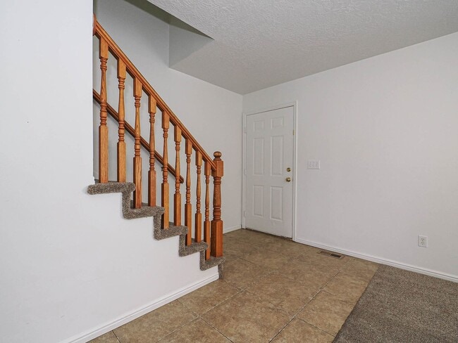 Building Photo - Charming 3-Bed, 2-Bath Home in Prime Ameri...