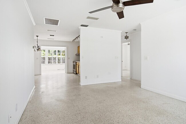 Building Photo - 205 Rutland Blvd