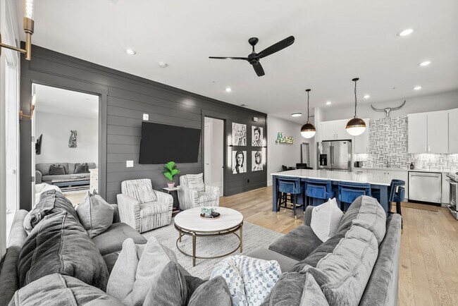 Building Photo - 119 Acklen Park Dr